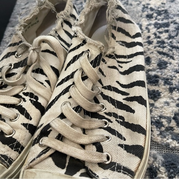 Saint Laurent Tigre Low Sneakers - Picture 2 of 5
